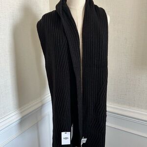 UGG Charcoal Ribbed Knit Scarf